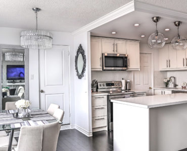 L-Shaped Kitchen With Island, Toronto ON